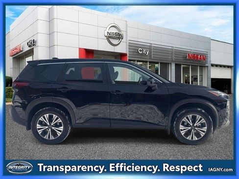 Certified 2023 Nissan Rogue SV image 5