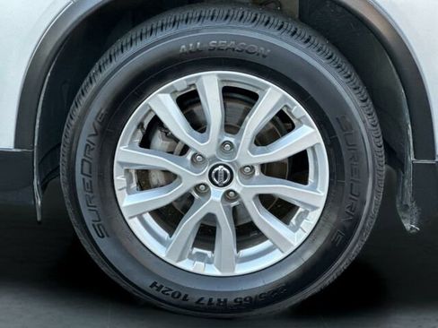 Used 2020 Nissan Rogue S w/ Special Edition Package image 33