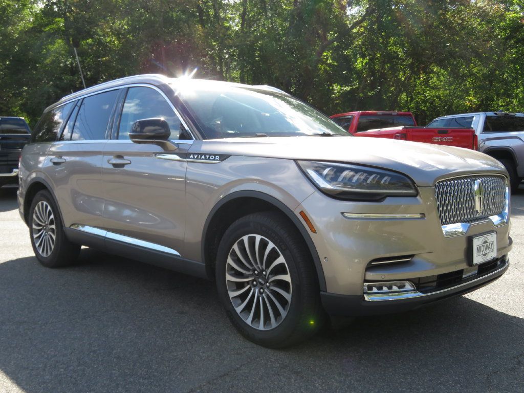 Used 2020 Lincoln Aviator Reserve w/ Equipment Group 201A AWD/4WD image 3