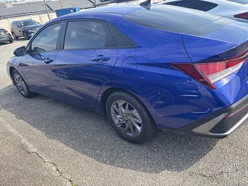 Used 2024 Hyundai Elantra SEL image 1
