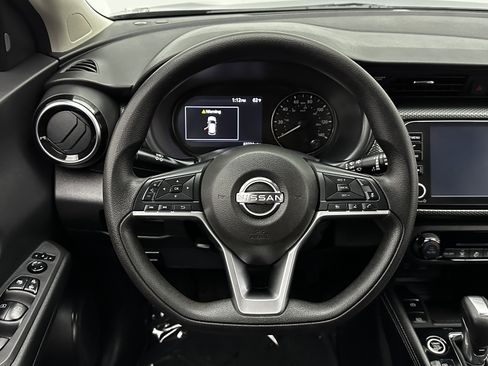 Used 2022 Nissan Kicks SV image 22