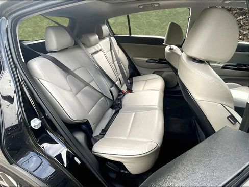 Used 2022 Kia Sportage EX w/ EX Technology Package image 25