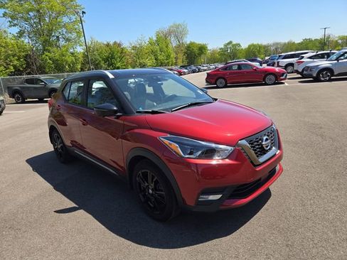Used 2020 Nissan Kicks SR w/ SR Premium Package FWD image 4