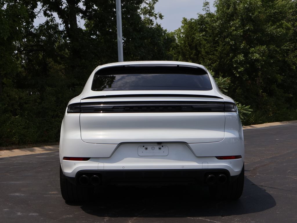 Certified 2025 Porsche Cayenne Coupe AWD/4WD image 6