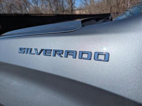 Used 2023 Chevrolet Silverado 1500 LT w/ Convenience Package II image 10