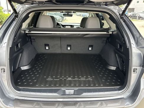 Used 2025 Subaru Outback Premium AWD/4WD image 13