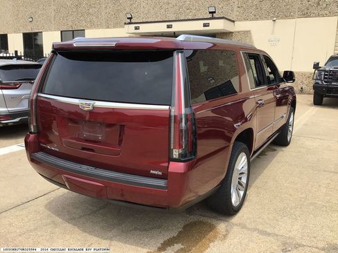 Used 2016 Cadillac Escalade ESV Platinum RWD image 5