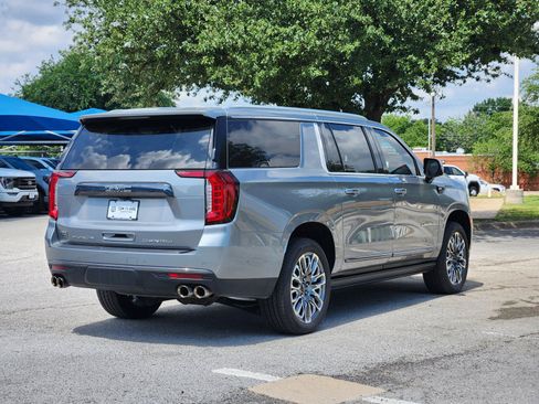 Used 2023 GMC Yukon XL Denali Ultimate AWD/4WD image 5