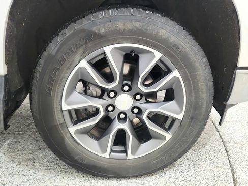 Used 2022 Chevrolet Silverado 1500 LT image 13
