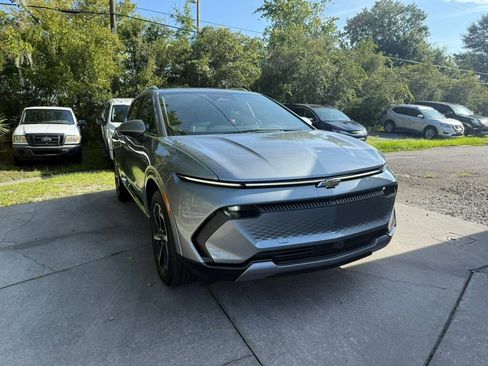 Used 2025 Chevrolet Equinox EV LT w/ Convenience Package image 1