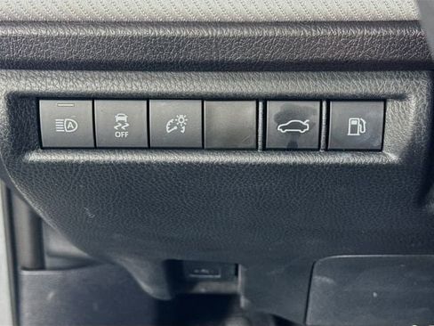 Certified 2025 Toyota Camry SE w/ Convenience Package image 10