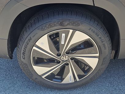 New 2026 Volkswagen Taos SE