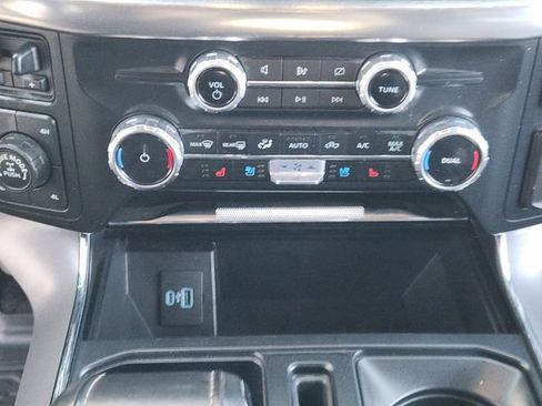 Used 2023 Ford F150 Lariat w/ FX4 Off-Road Package AWD/4WD image 17