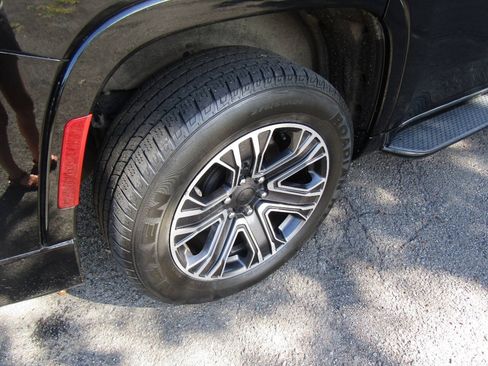 Used 2024 Jeep Wagoneer Series II AWD/4WD image 42