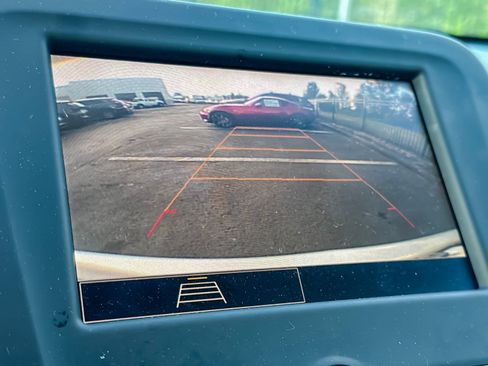 Used 2022 Chevrolet Equinox LT FWD image 18