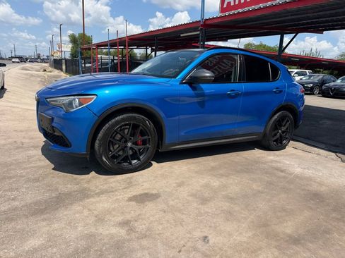 Used 2019 Alfa Romeo Stelvio AWD w/ Nero Edizione image 10