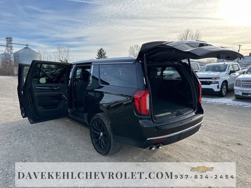 Used 2021 GMC Yukon XL Denali w/ Denali Premium Package image 37