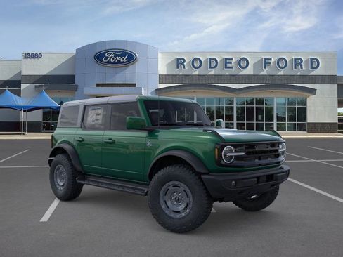 New 2025 Ford Bronco Outer Banks w/ Sasquatch Package image 7