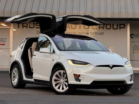 Used 2020 Tesla Model X Performance AWD/4WD image 2