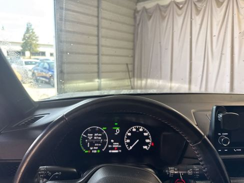 Used 2024 Honda CR-V Sport image 25