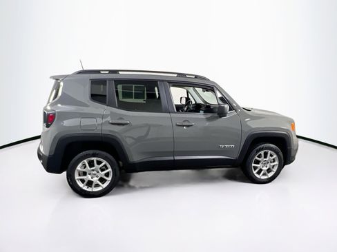 Used 2022 Jeep Renegade Latitude w/ Sun/Sound Group image 4