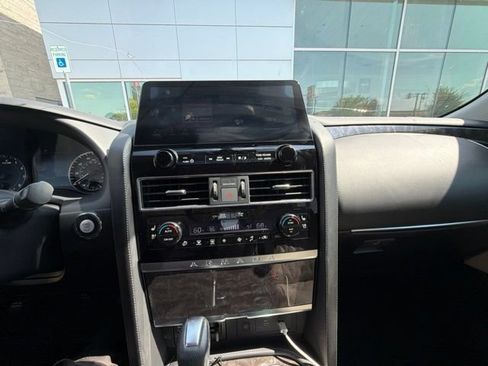 Used 2023 Nissan Armada Platinum w/ Captain's Chairs Package RWD image 4