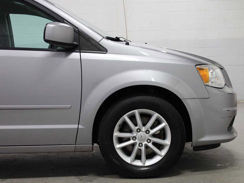 Used 2016 Dodge Grand Caravan SXT image 11