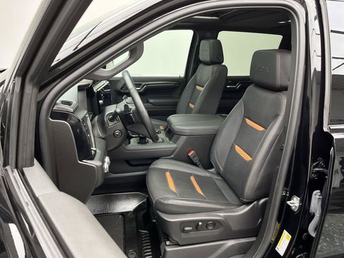 Used 2024 GMC Sierra 1500 AT4 w/ Technology Package AWD/4WD image 11