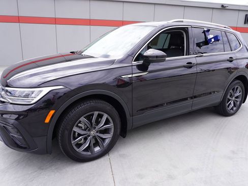 Used 2022 Volkswagen Tiguan SE FWD image 4