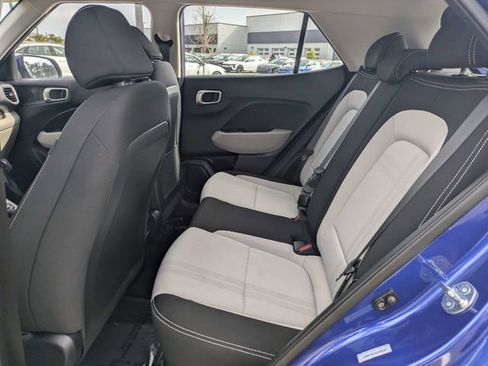 Used 2025 Hyundai Venue SEL image 13