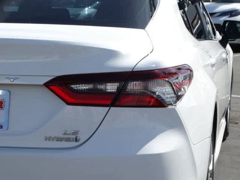 Certified 2021 Toyota Camry LE image 11