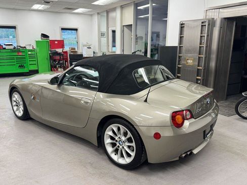 Used 2004 BMW Z4 2.5i RWD image 23