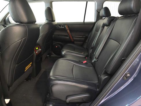 Used 2013 Toyota Highlander Limited AWD/4WD image 25