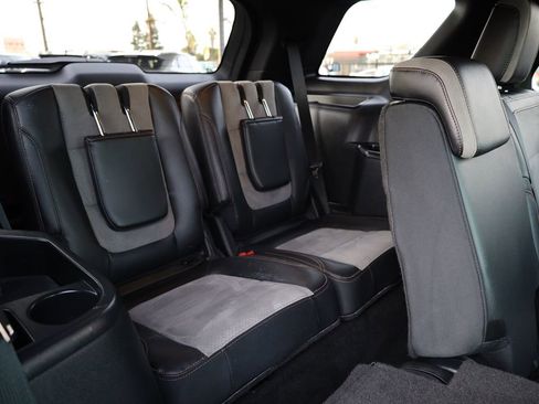 Used 2017 Ford Explorer XLT w/ Equipment Group 202A image 17