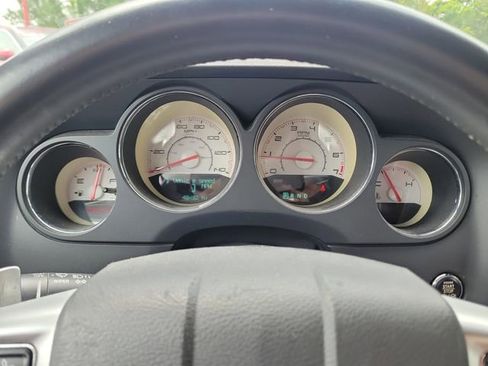 Used 2014 Dodge Challenger SXT RWD image 16