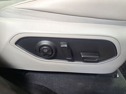 Used 2023 Jeep Grand Cherokee Overland w/ Rear Seat Video Group I AWD/4WD image 19