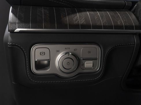 Used 2026 Mercedes-Benz Maybach GLS 600 4MATIC image 45