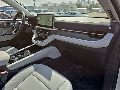 New 2026 Ford Explorer Platinum w/ LUX Leather Package image 53