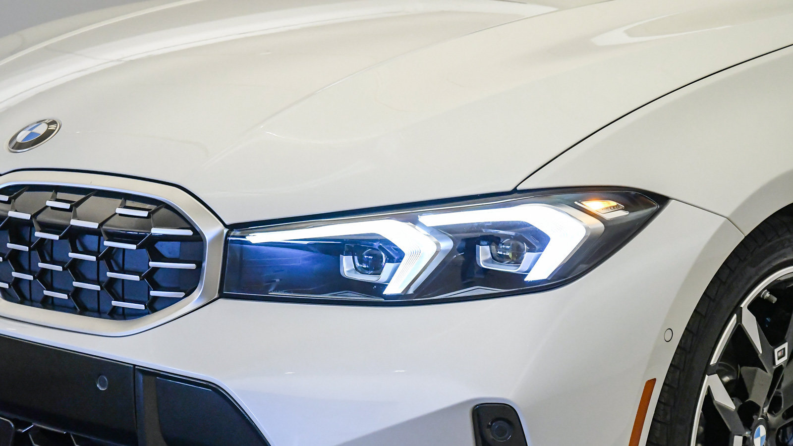 Used 2025 BMW M340i RWD image 9