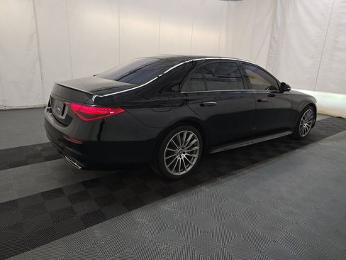 Used 2022 Mercedes-Benz S 500 4MATIC w/ AMG Line Package image 6