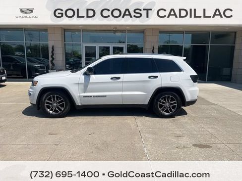 Used 2017 Jeep Grand Cherokee Limited AWD/4WD image 2
