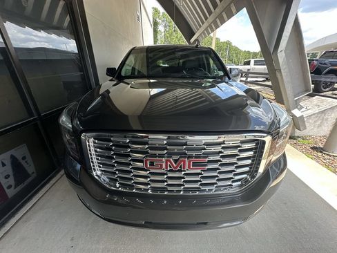Used 2019 GMC Yukon Denali w/ Denali Ultimate Package AWD/4WD image 30