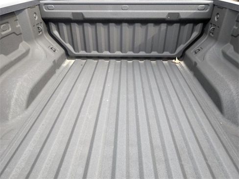 Used 2024 GMC Canyon Elevation w/ Convenience Package image 10