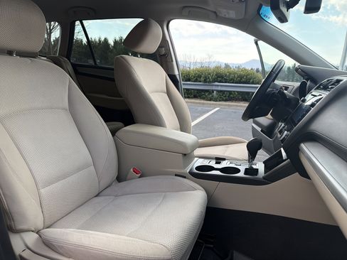 Used 2019 Subaru Outback 2.5i Premium image 21