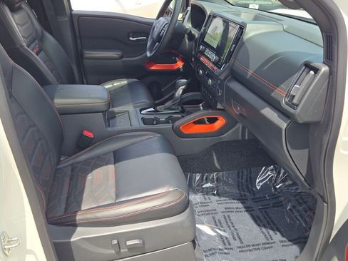 Used 2025 Nissan Frontier PRO-4X w/ Pro Premium Package AWD/4WD image 4