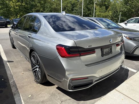 Used 2021 BMW 750i xDrive w/ Executive Package AWD/4WD image 6