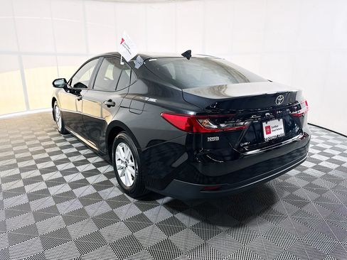 Used 2026 Toyota Camry LE FWD image 5