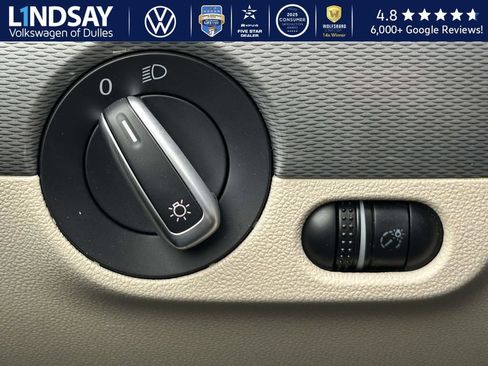 Used 2017 Volkswagen Jetta SE image 22