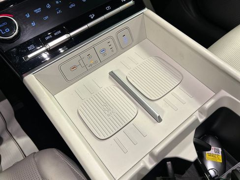 Used 2025 Hyundai Santa Fe Limited image 19