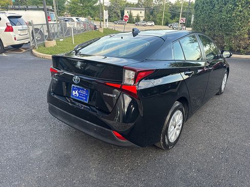 Used 2021 Toyota Prius LE w/ Carpet Mat Package (TMS) FWD image 5
